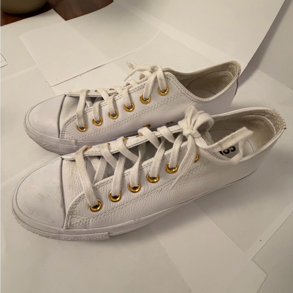 White Leather Converse Sneakers 7.5